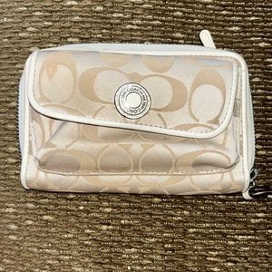 Signature Coach Wristlet